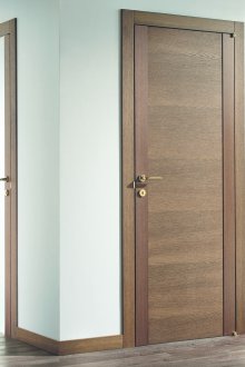 Φουρνισμένη πόρτα μπάνιου