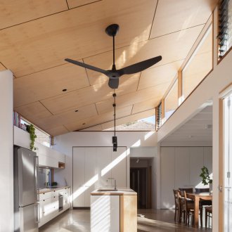 Καφέ οροφή κόντρα πλακέ