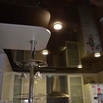 Καφέ οροφή τέντωμα στο εσωτερικό