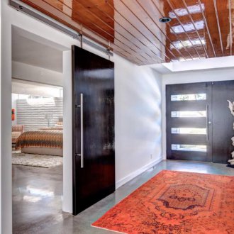 Καφέ πόρτα για ζωγραφική