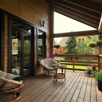 Μικρή οροφή στη βεράντα