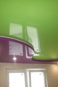 Δύο χρωμάτων οροφής δύο επιπέδων