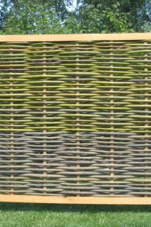 Περιφράκτης φράχτη στο πλαίσιο για το εξοχικό σπίτι