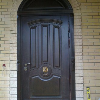 MDF πόρτα εισόδου με διακόσμηση