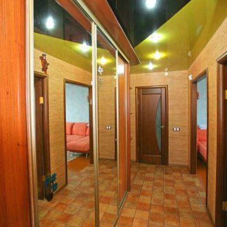 Υψωμένη οροφή δύο τόνων στο διάδρομο