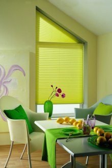 Κουρτίνες χωρίς γεώτρηση σε παραθυρόφυλλο