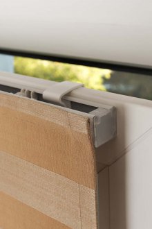 Υφασμάτινες περσίδες χωρίς διάτρηση