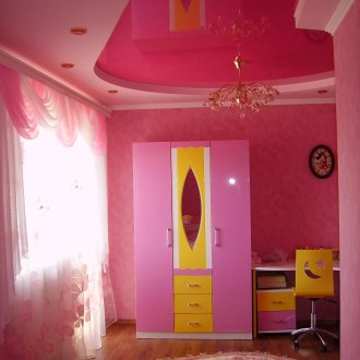 Ροζ οροφή στο παιδικό δωμάτιο για το κορίτσι