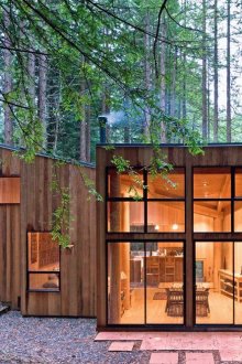 Ασυνήθιστος σχεδιασμός της βεράντας ενός ορόφου μονοκατοικίας