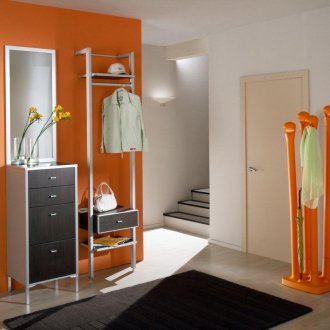 Μικρό μεταλλικό διάδρομο