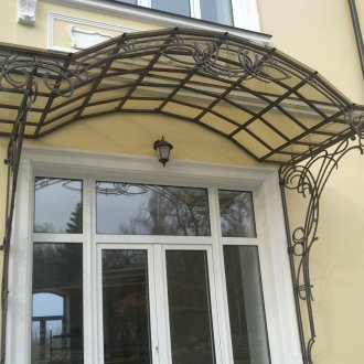 Βεράντα με σφυρήλατο σίδερο