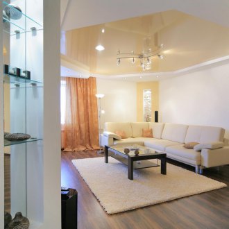 Το ανώτατο όριο στο Χρουστσιόφ με έναν πολυέλαιο