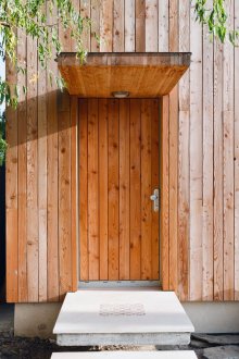 Ασυνήθιστο ξύλινο κάλυμμα για βεράντα