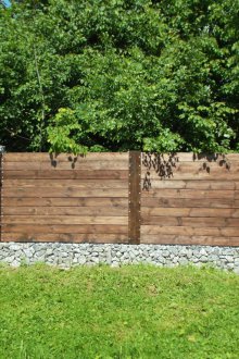 Φράχτη με βάση γκαζόν