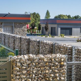 Gabionenzaun im Rost