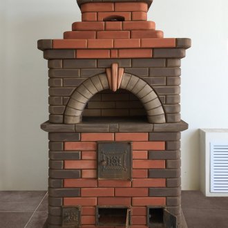 Μικρός φούρνος από τούβλα