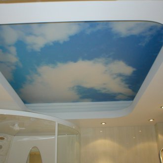 Ματ οροφή με ουρανό