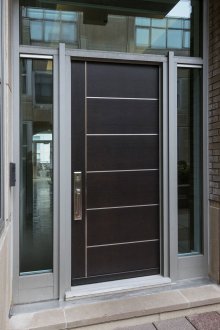 Πόρτα στο σπίτι 2019