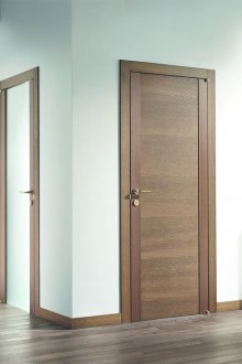 Εσωτερική καφέ πόρτα 2019