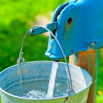 Αβυσσινική καλά με αντλία χεριών