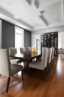 Θέση στο ανώτατο όριο στην τραπεζαρία