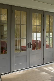 Γκρι πόρτα με διαστολέα