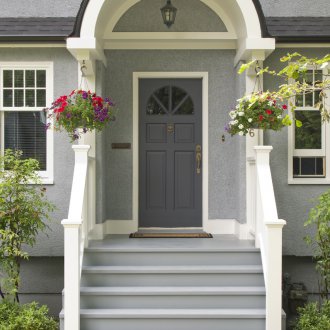 Σκούρο γκρι πόρτα