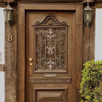 Πόρτα από σφυρήλατο σίδερο