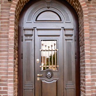 Πόρτα χάλυβα για καλοκαιρινή κατοικία