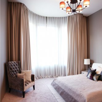 Οροφές κουρτίνες στο παράθυρο κόλπων