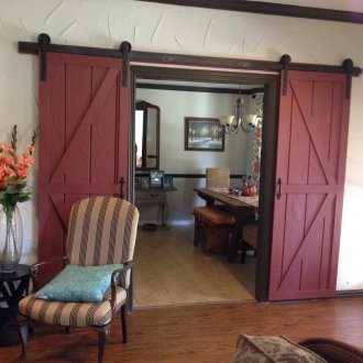 Ανοιχτή κόκκινη πόρτα