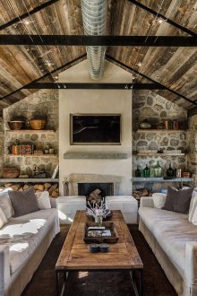 Μεγάλο σαλόνι σε εξοχικό στιλ