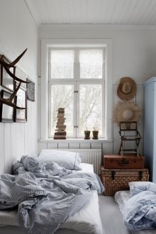 Μικρό υπνοδωμάτιο εξοχικού στυλ