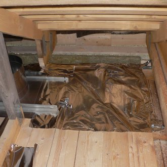 Μόνωση της οροφής στο λουτρό με φύλλο αλουμινίου