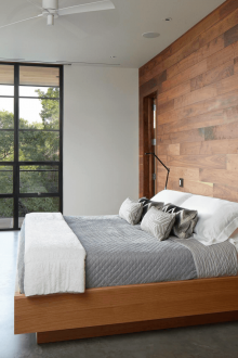 Ξύλινη ταπετσαρία από καρυδιά