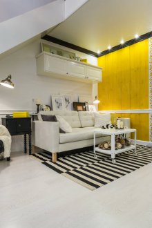 Κίτρινο ξύλινη ταπετσαρία