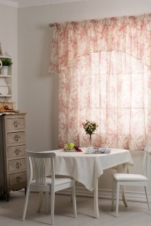 Σύντομες ροζ κουρτίνες