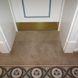 Πλαγιές από πίνακες στην πόρτα