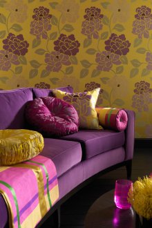 Μωβ ταπετσαρία βινυλίου