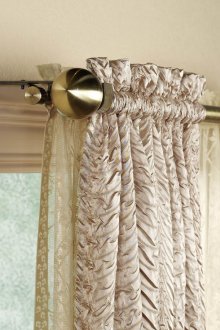 Βιδωτή ράβδος κουρτινών