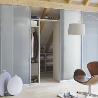 Πτυσσόμενη πόρτα παγωμένου γυαλιού