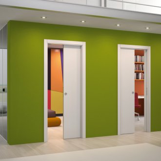 Συρόμενη πλαστική πόρτα