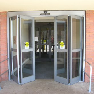 Αυτόματο ακορντεόν πόρτας