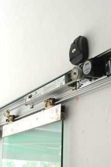 Αυτόματη συρόμενη πόρτα