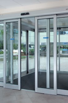 Αυτόματη μεταλλική πόρτα