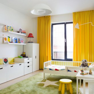 Κίτρινες κουρτίνες στο φυτώριο