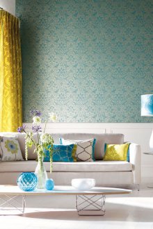 Κίτρινες κουρτίνες στο εσωτερικό