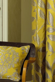 Κίτρινες κουρτίνες με ασήμι