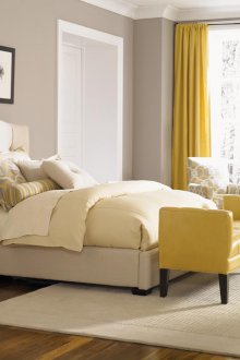 Κίτρινα κουρτίνες στην κρεβατοκάμαρα