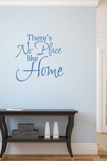 Ταπετσαρία με επιγραφές στο διάδρομο